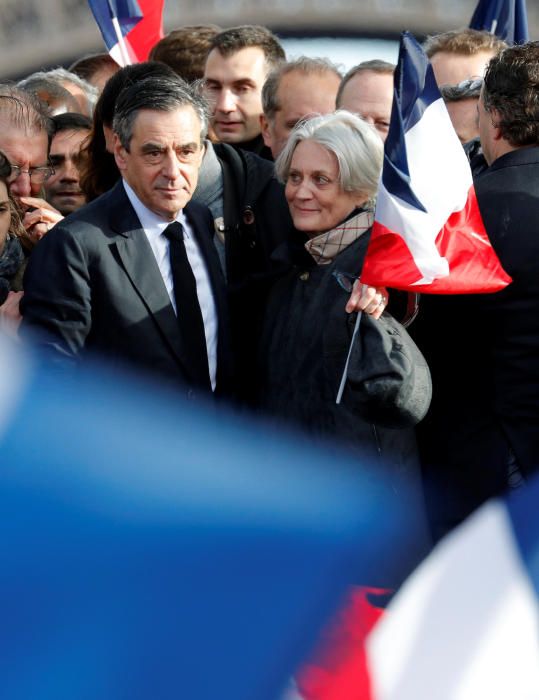 Acto de apoyo a François Fillon en París