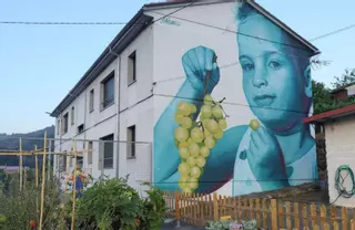 El colegio de Leiro se prepara para el nuevo curso con arte de talla mundial