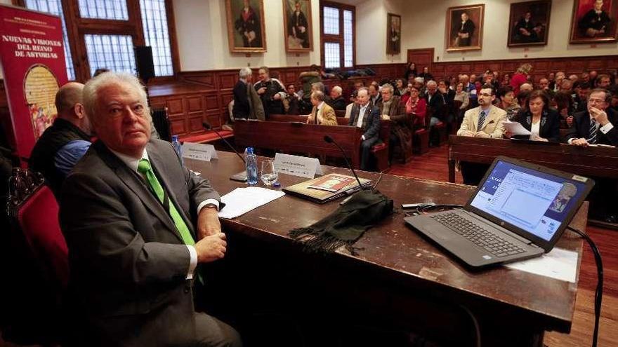 García Moreno, ayer, en el Aula Magna de la Universidad.