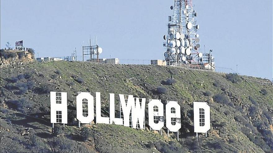 El mítico cartel de Hollywood celebra la marihuana legal