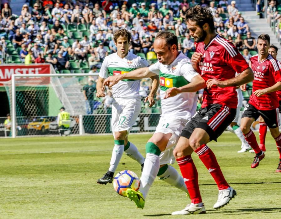 Debacle del Elche ante el colista