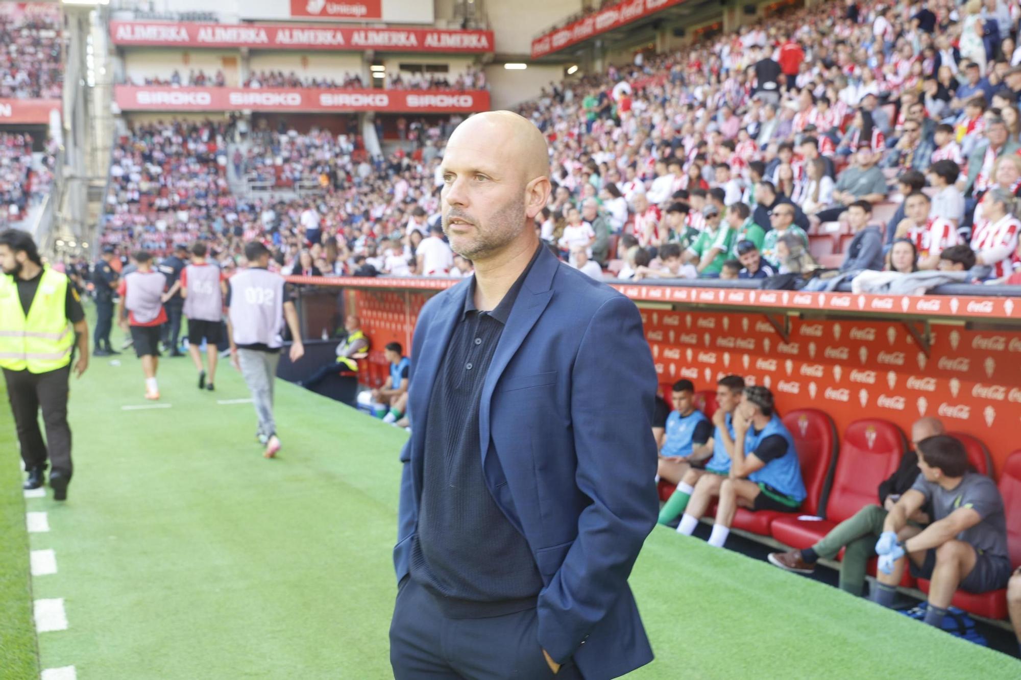 EN IMÁGENES: El partido del Sporting- Racing de Santander en El Molinón