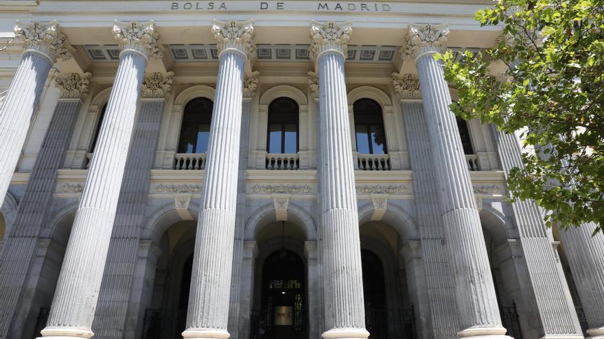 La fachada de la Bolsa de Madrid.