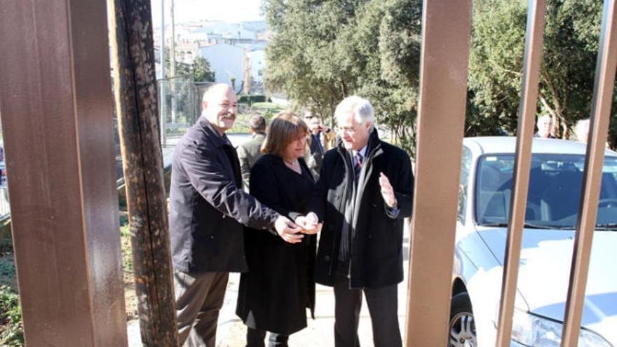 Blanes L&#039;Ajuntament entrega un aparcament a l&#039;IES Serrallarga