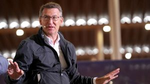 Feijóo haurà de decidir si recupera el País Valencià gràcies a Vox i el seu condemnat per violència masclista