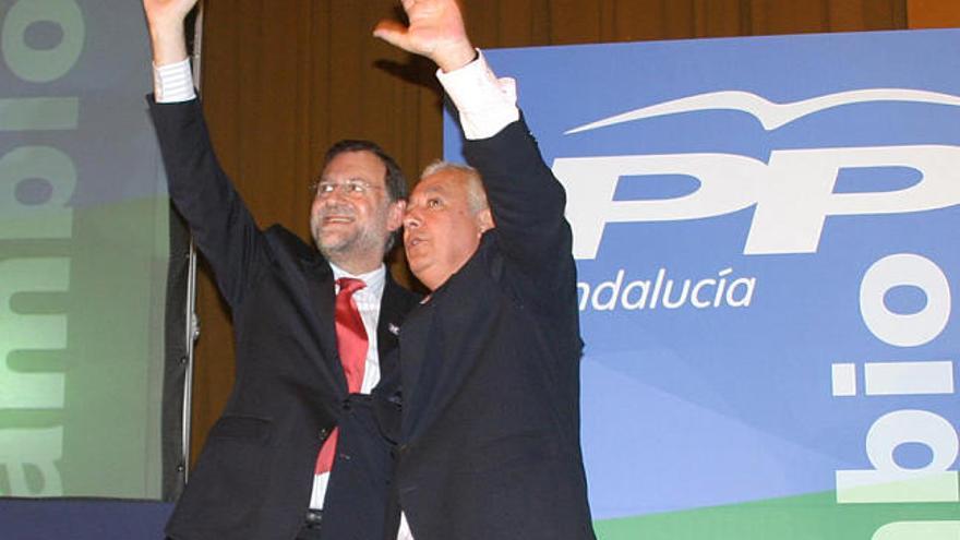 Encuentro. Mariano Rajoy, junto a Javier Arenas, en el acto celebrado en Torremolinos.