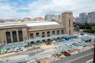 Así avanzan las obras de las nuevas marquesinas de la intermodal de A Coruña