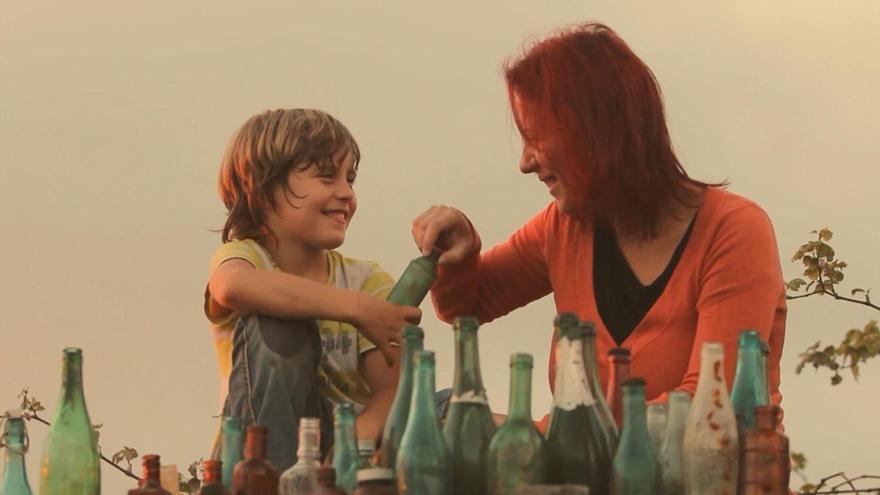 El documental de Mercedes Afonso sobre su hijo con autismo recibe la Biznaga de Plata del Festival de Málaga