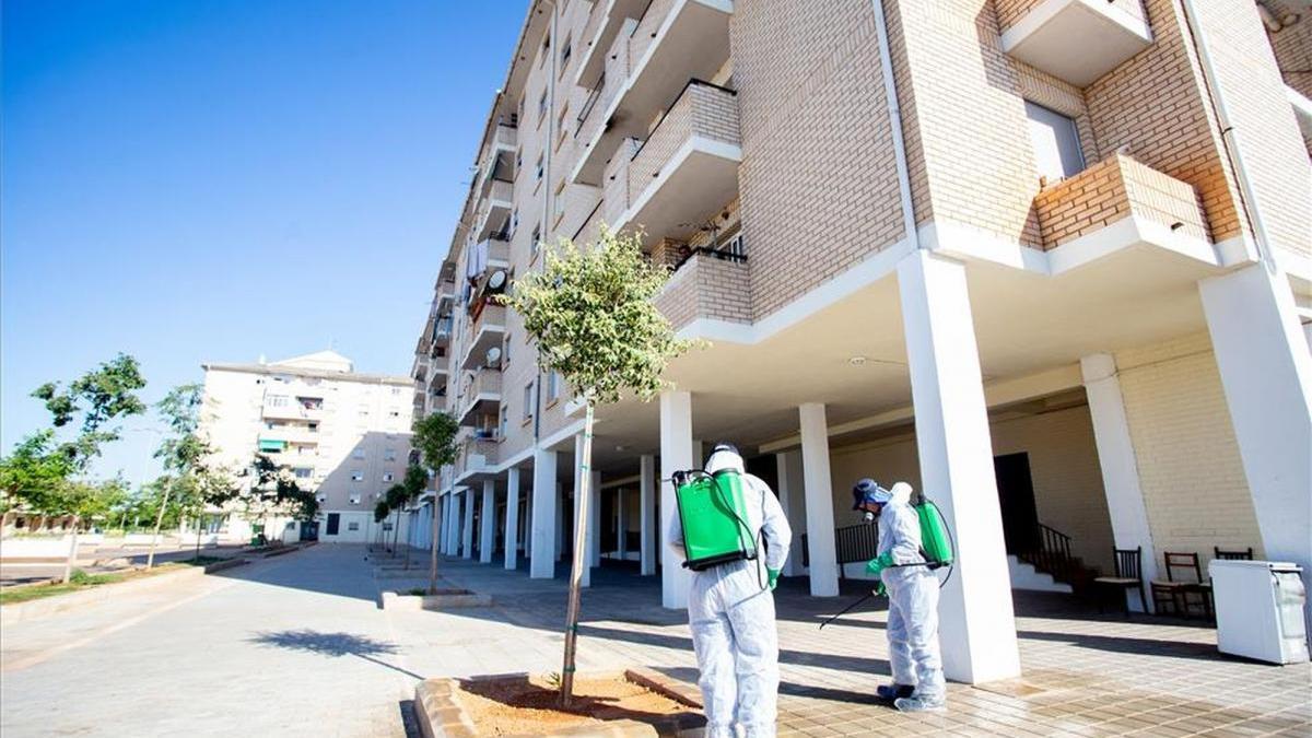 Desinfectan los pisos de San Lorenzo con otros 4 positivos en Castelló