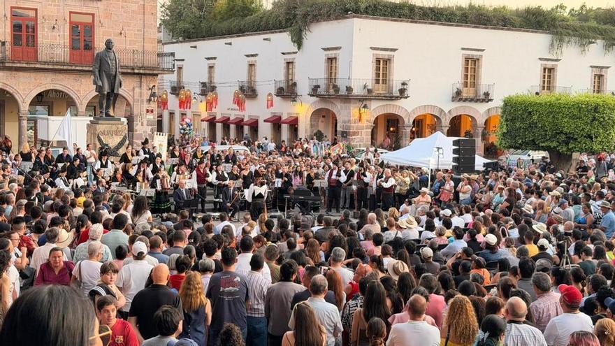 A Banda de Gaitas de Forcarei celebrou un concerto na  cidade mexicana de Morelia