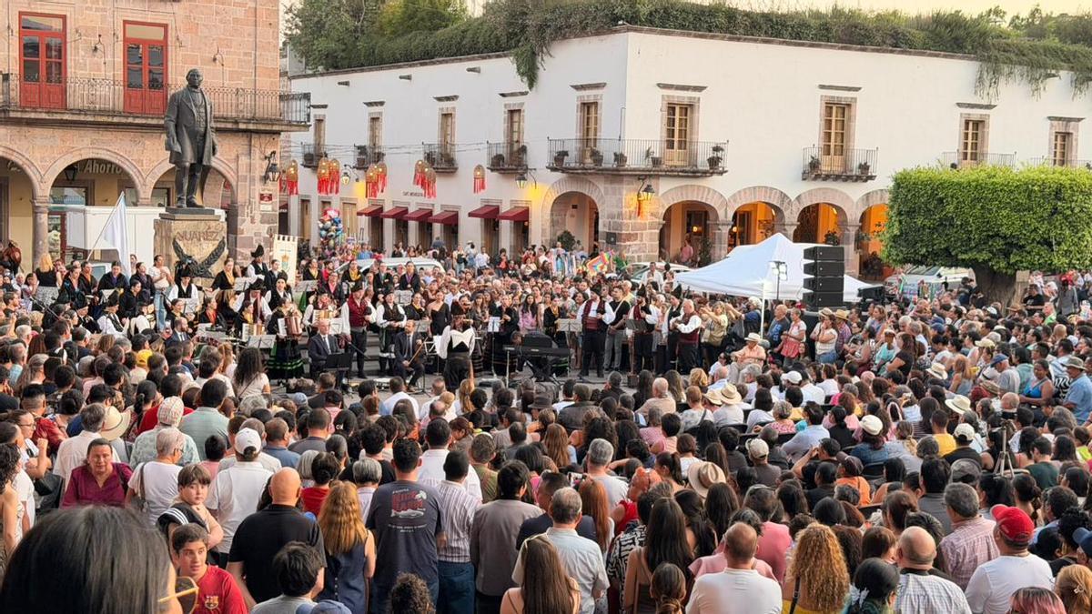 A Banda de Gaitas de Forcarei celebrou un concerto na cidade mexicana de Morelia