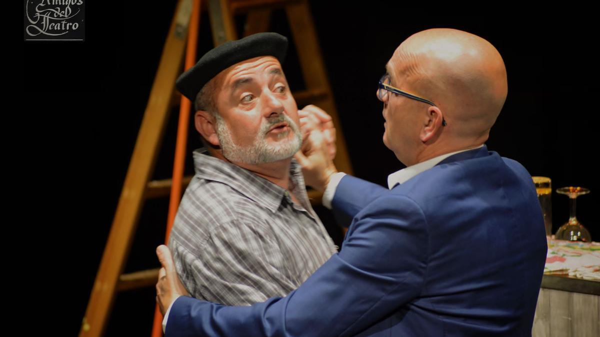 Los dos actores de la obra 'Un mes tú, un mes yo', Vicente Rodrigo y Antonio Arbeloa.