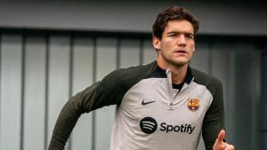 Marcos Alonso, en un entrenamiento con el Barça en la ciudad deportiva de Sant Joan Despí.