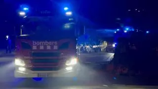 La caída de un muro provoca el descarrilamiento de un tren en Gelida y deja al menos quince heridos, seis de ellos graves