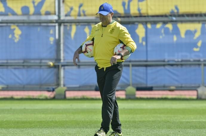 TELDE. Entrenamiento de la UDLP  | 02/04/2019 | Fotógrafo: José Pérez Curbelo