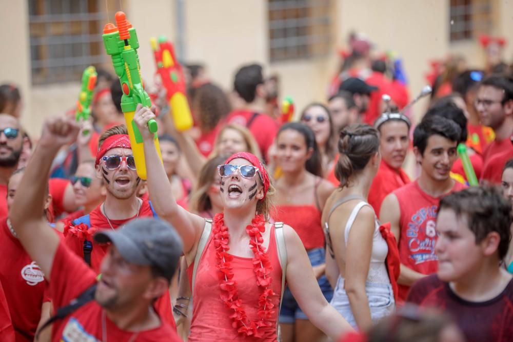 Palma celebra la batalla de agua entre Canamunt y Canavall