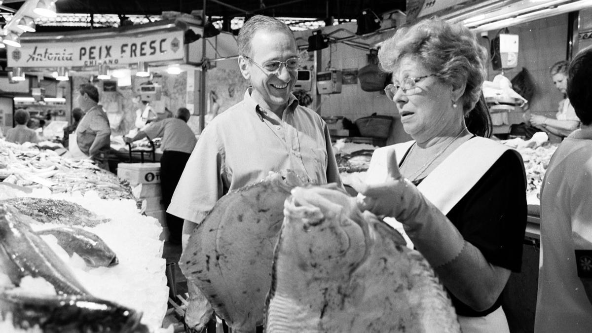 Carles Gaig, en La Boqueria en julio de 1998, en una imagen para el libro 'Los genios del fuego'.