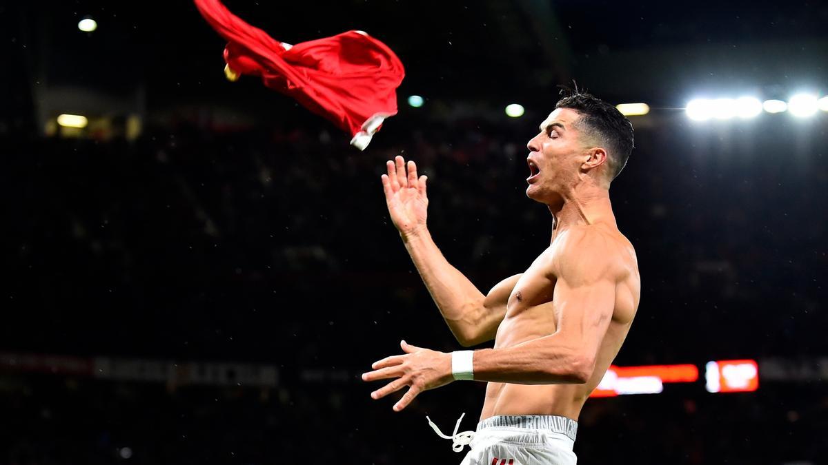 Cristiano celebra su gol al Villarreal en el minuto 94 y la victoria del Manchester United
