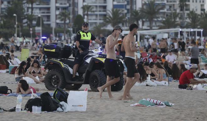 Las imágenes que ha dejado la Noche de San Juan sin hogueras en Sagunt