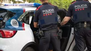 Detenidos dos jóvenes por un asalto violento en Cornellà de Llobregat donde había una pareja mayor