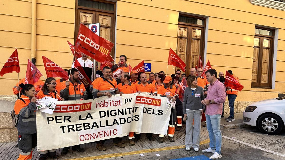 Protesta de los trabajadores el mes pasado.