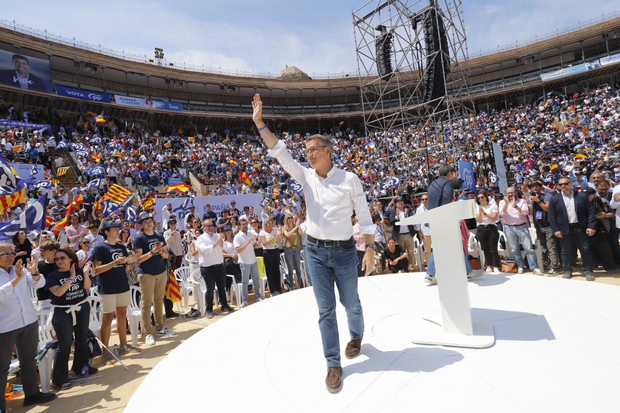 Mitin central del PPCV en la Plaza de Toros de València