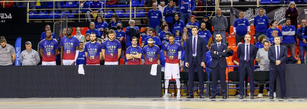 Óbito Minuto de silencio en Fuenlabrada en memoria del presidente José Luis Mendoza