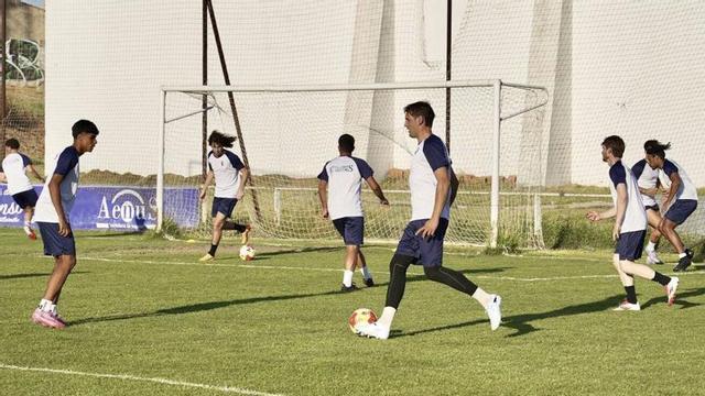 Entrenamiento del CD Villaralbo en Los Barreros.  | L. . A.