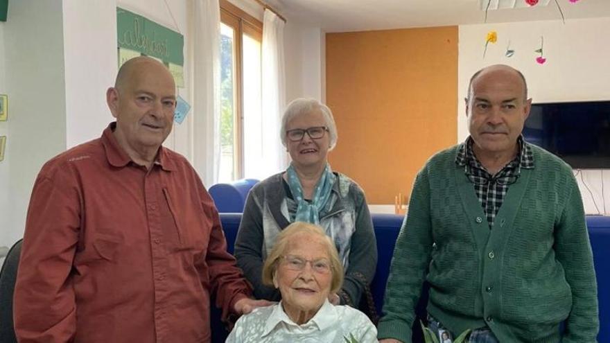 La 'padrina' de Mancor, Jero Gelabert Sampol, celebra su centenario