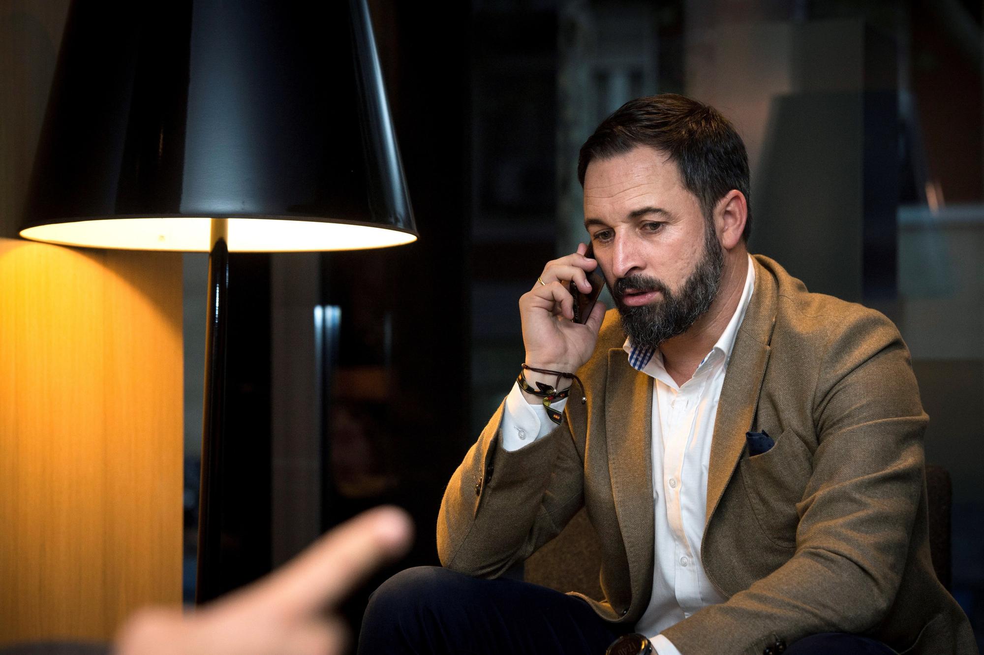 El líder de Vox, Santiago Abascal, momentos antes de comparecer en rueda de prensa tras el Comité Ejecutivo del partido.