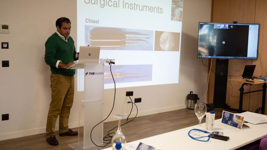 Sanidad en Ibiza: Curso internacional en cirugía endoscópica de columna en la Policlínica