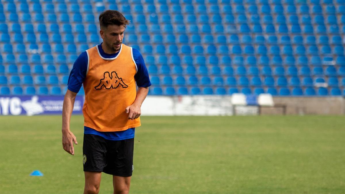 Raúl Ruiz en el último entrenamiento en el Rico Pérez.