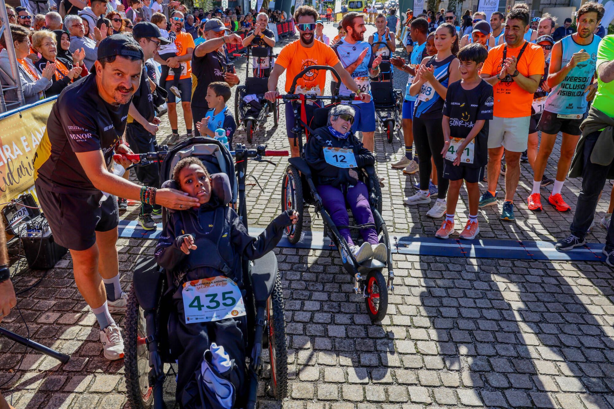 Andaina y carrera solidaria por niños como Leo Diz