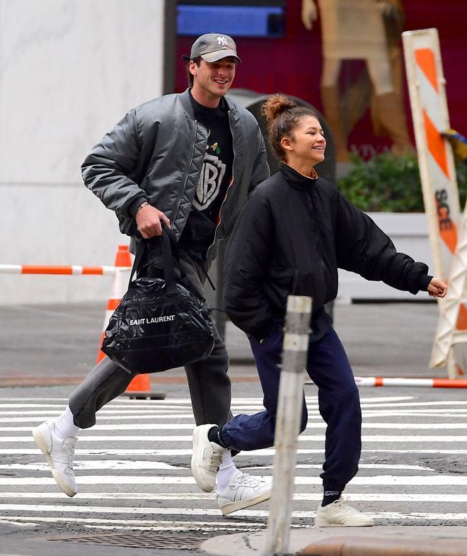 Jacob Elordi y Zendaya corriendo por las calles de Nueva York
