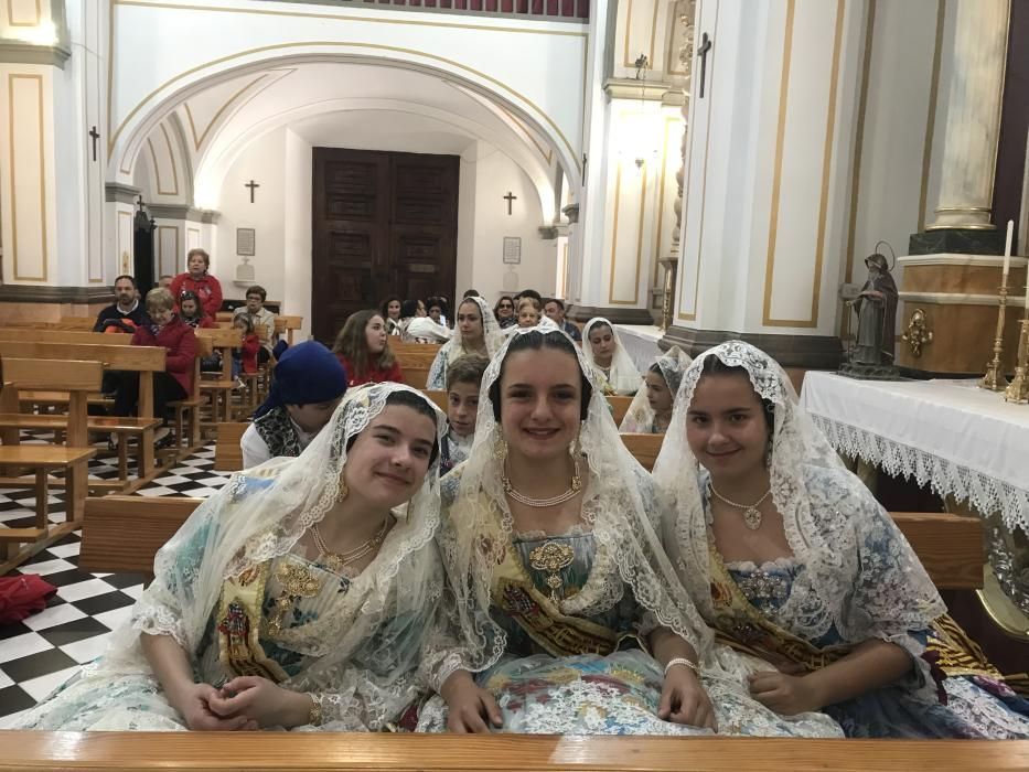 Falleras de Mendizábal en la Ermita de Sant Roc en Burjassot el dia de Sant Josep