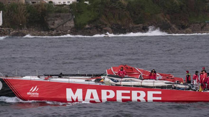 El Mapfre rompe el mástil