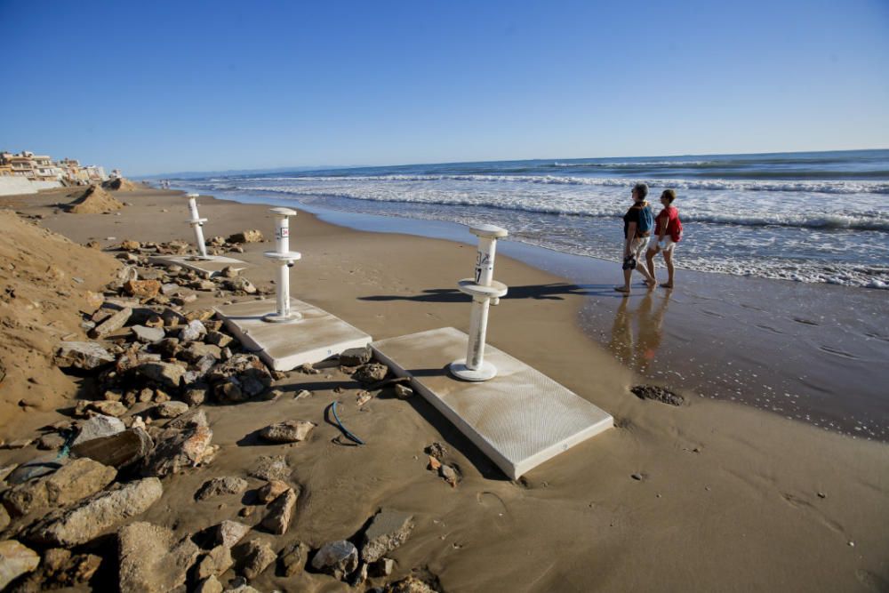 La tormenta destroza y engulle las playas de Valencia