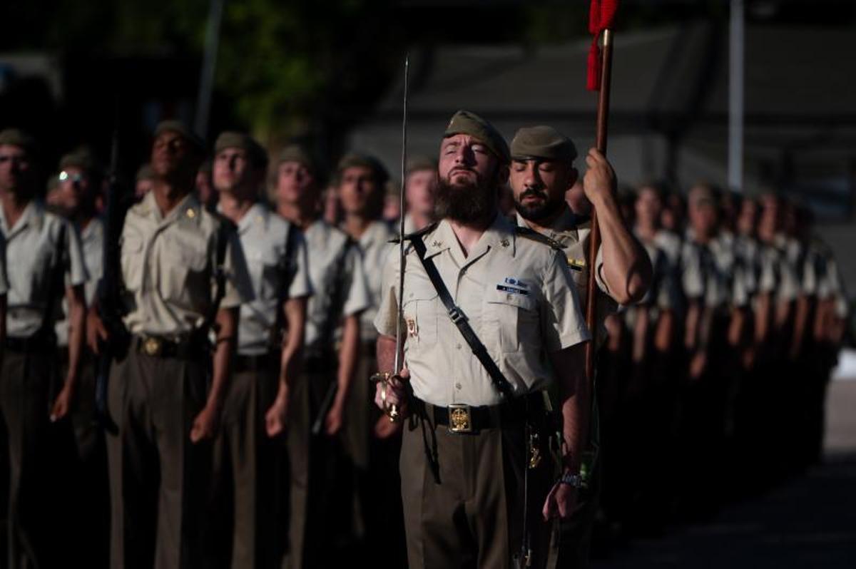 Emoción y orgullo en la jura de bandera de 1.514 alumnos del Cefot de Cáceres