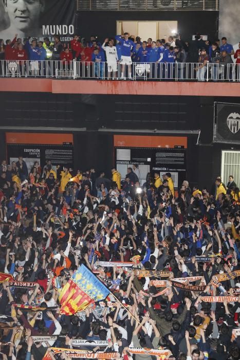 Euforia en el balcón de Mestalla