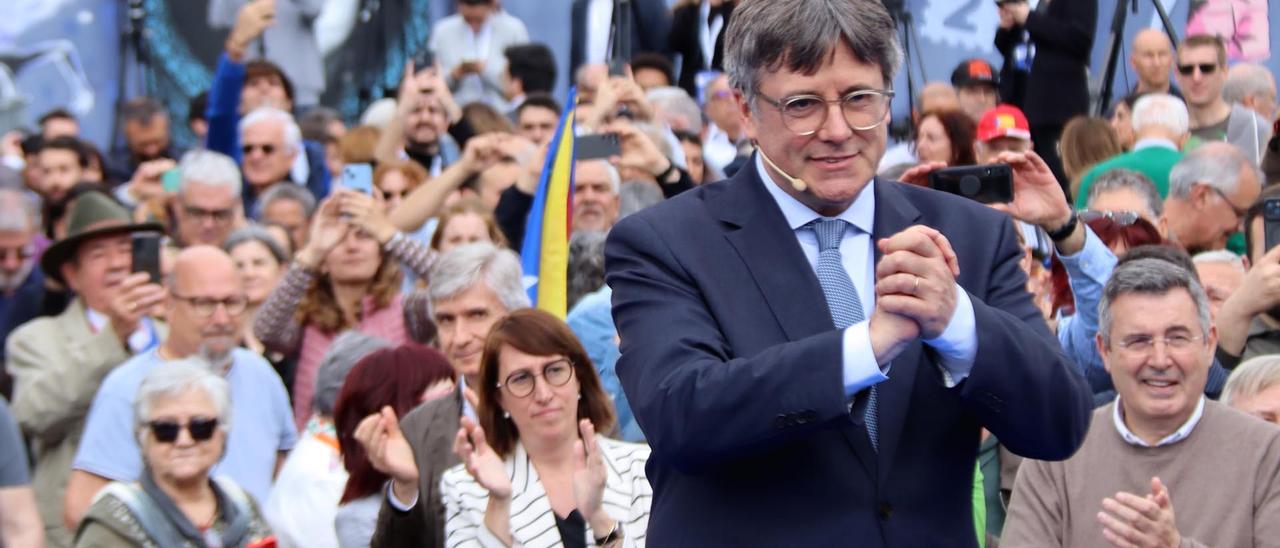 Puigdemont critica a ERC por "desaprovechar" la mayoría independentista en el Parlament