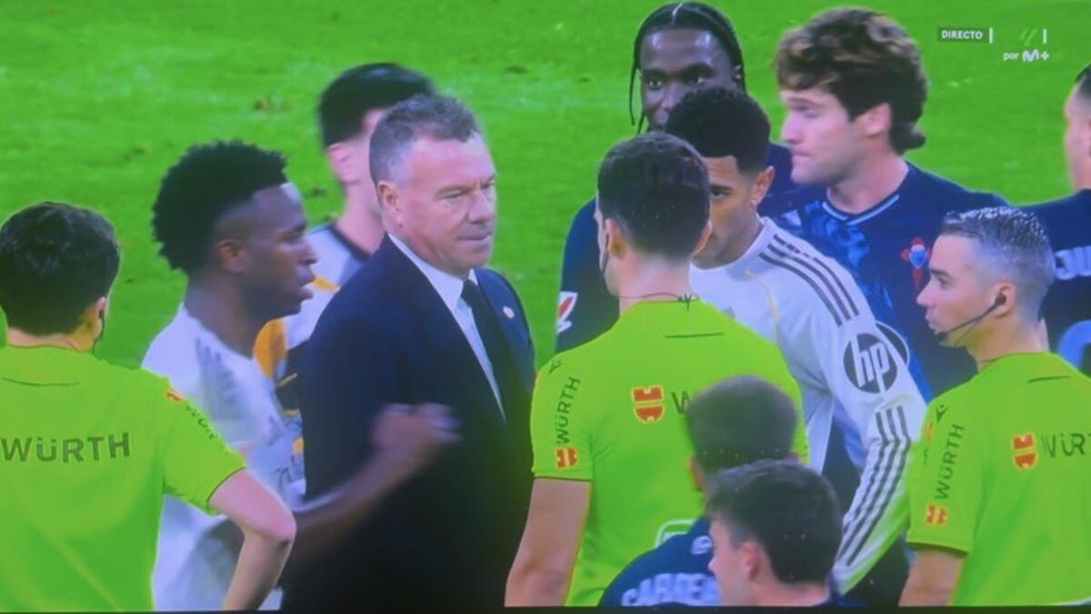 Megía Dávila cuestiona la toma de decisiones del colegiado