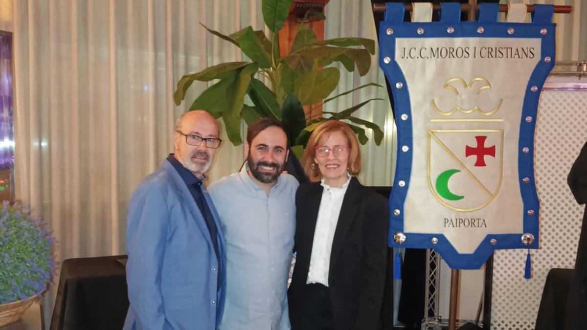 Entrega del nuevo estandarte a los Moros yCristianos de Paiporta.