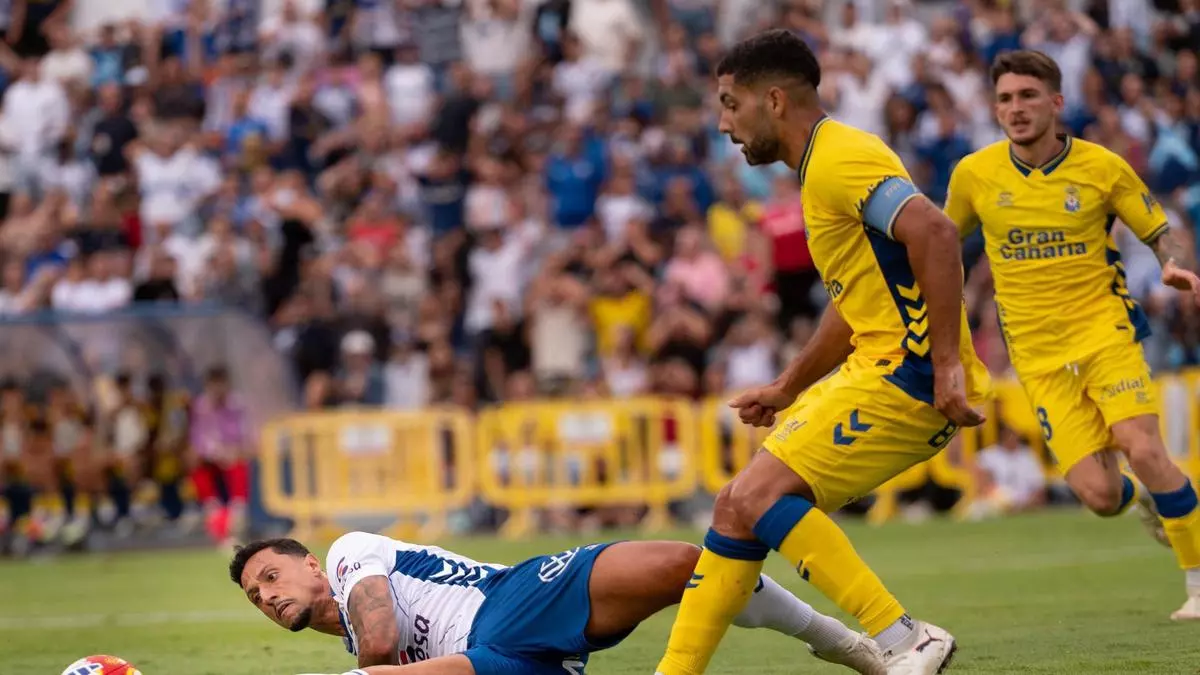 Las entradas a 1 euro para el derbi UD Las Palmas-CD Tenerife vuelan en 48 minutos