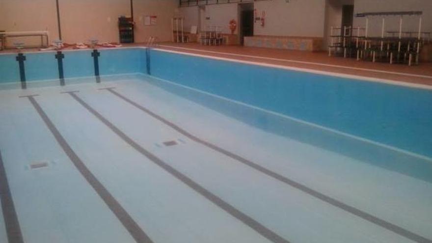 La piscina cierra por mantenimiento