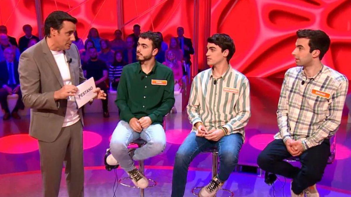 REACCIÓN EN CADENA: Ion Aramendi rompe su silencio sobre la controvertida salida de los Mozos de Arousa en 'Reacción en cadena': «Lo que pasa entre ellos...»