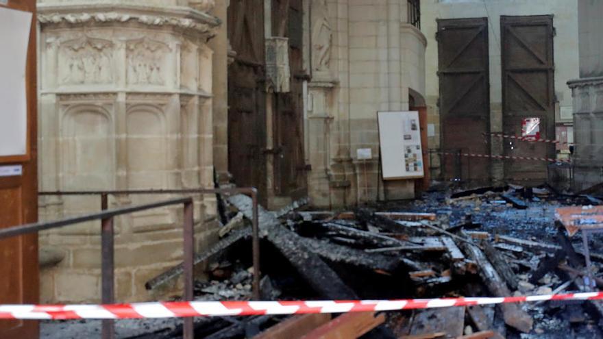 Daños causados por el fuego en la catedral de Nantes.