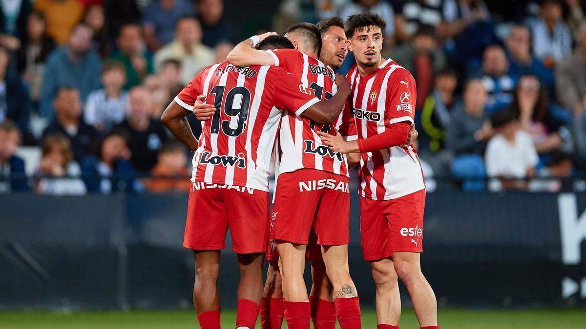 Un momento del último encuentro Castellón-Sporting