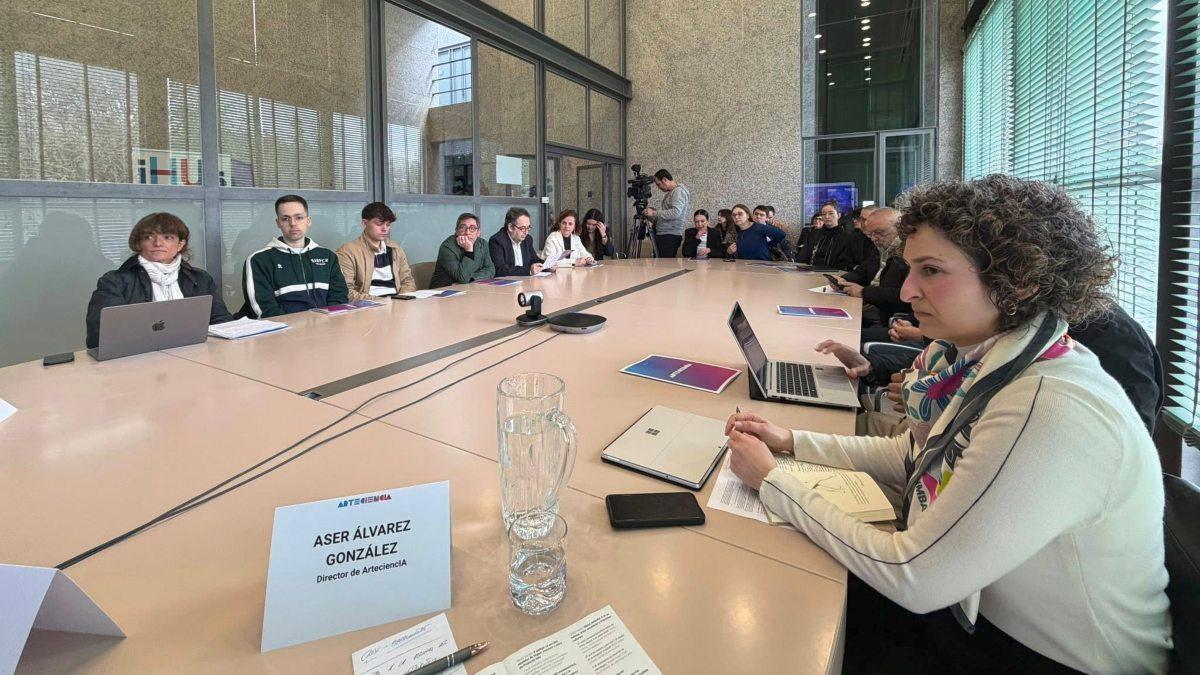 Una de las sesiones de la primera jornada del foro ArteciencIA.