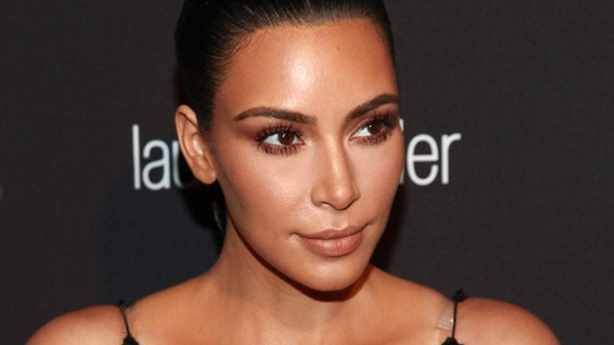 Kim Kardashian, dos looks muy braless'
