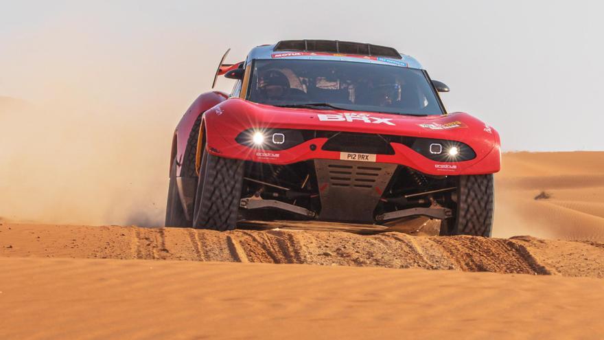 Loeb logra su sexta victoria consecutiva y Al-Attiyah roza el Dakar